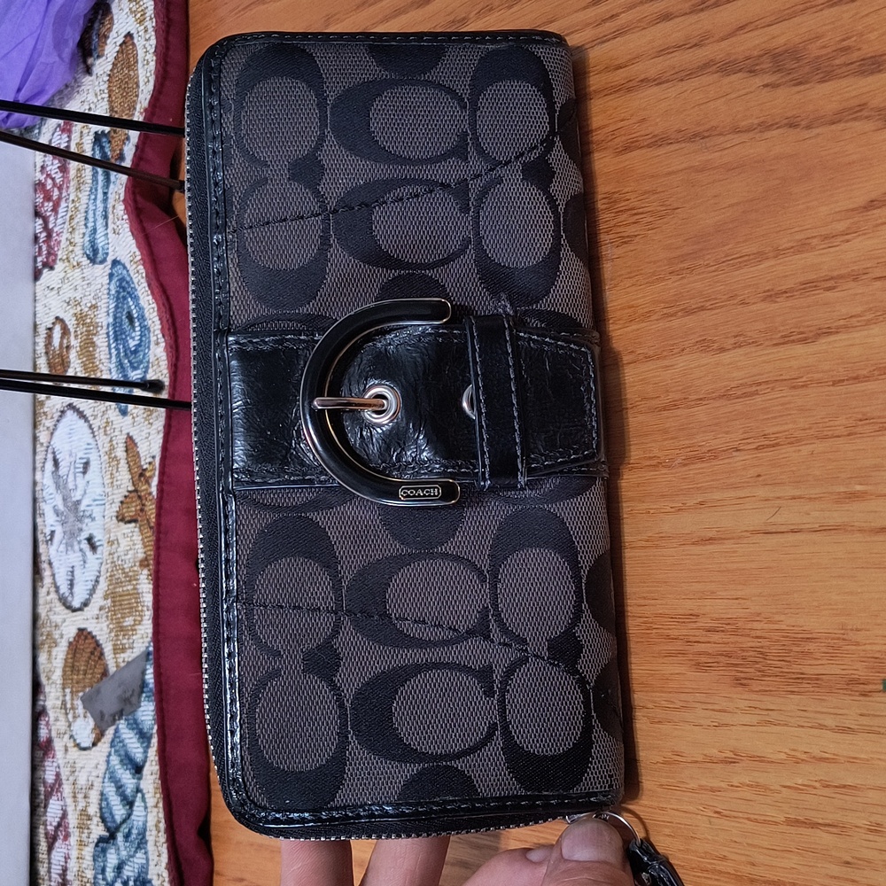 Authentic Coach wallet - Picture 4 of 8